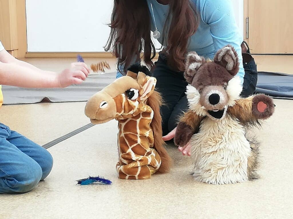 Handpuppen Giraffe und Wolf