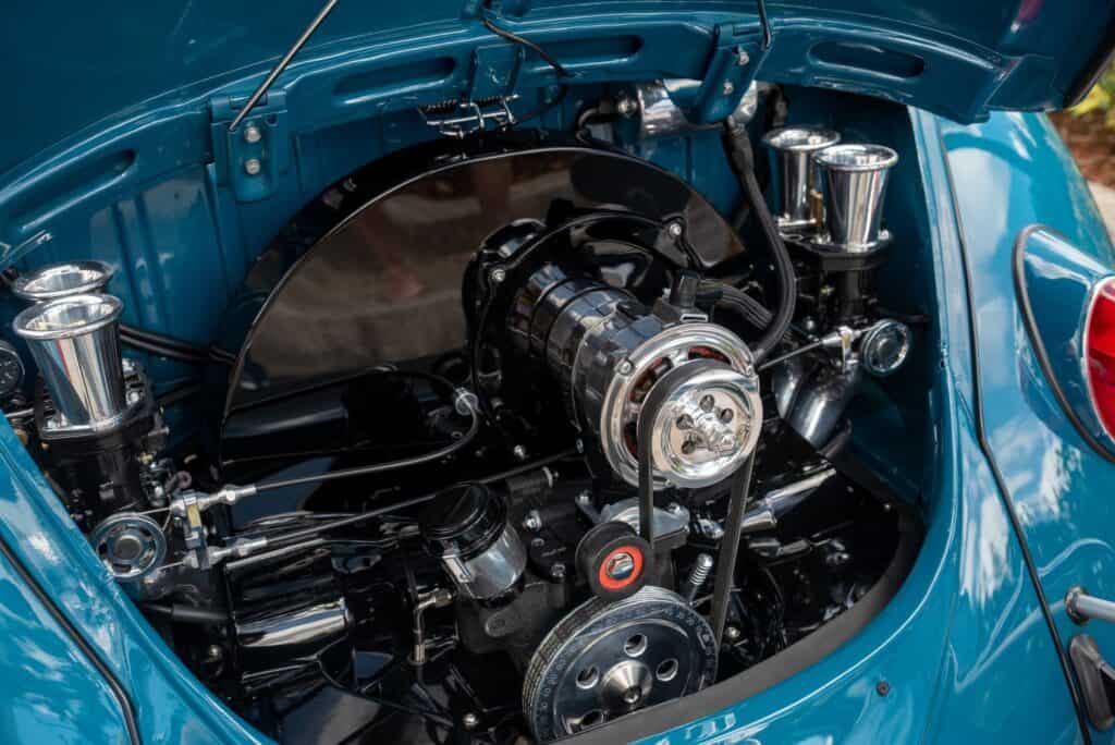 Paartherapie zeigt, wie es funktioniert. Symbolbild: Motor eines VW Käfers.